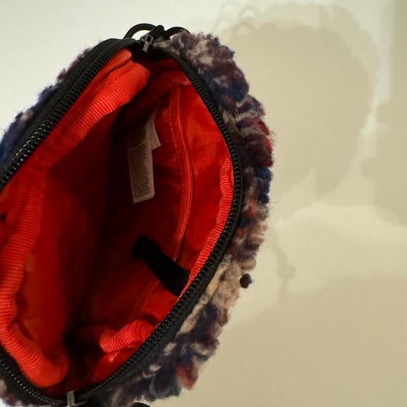 25. VANS MN BAIL SHOULDER BAG - Picture 7 of 10